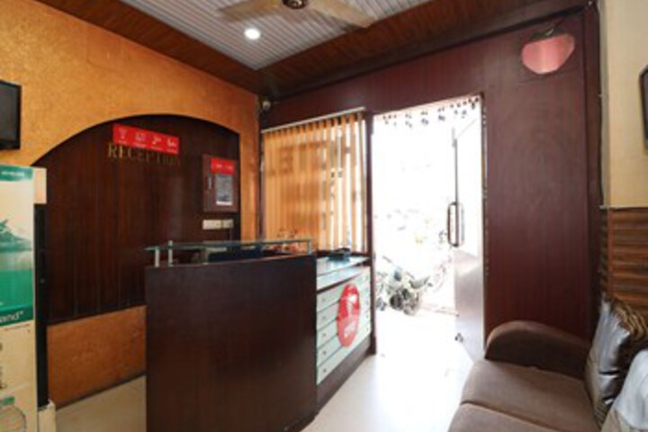 OYO 3735 Hotel Chilana Tower