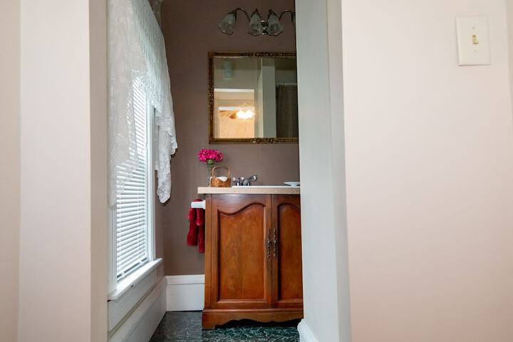 Room 12 of 19