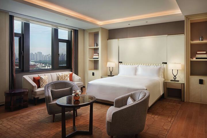 Room 21 of 104