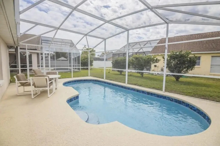 Pool 10 of 16