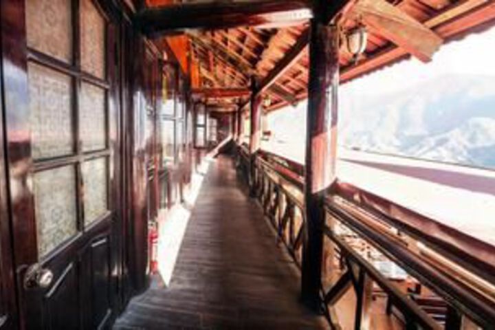 Ballroom/Hall 15 of 29