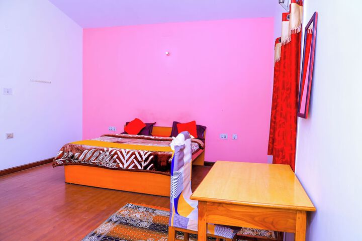 Room 9 of 26