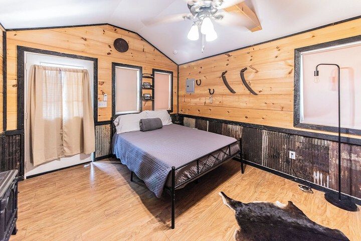 Room 13 of 52