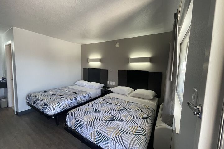 2 Double Beds (10 of 29)