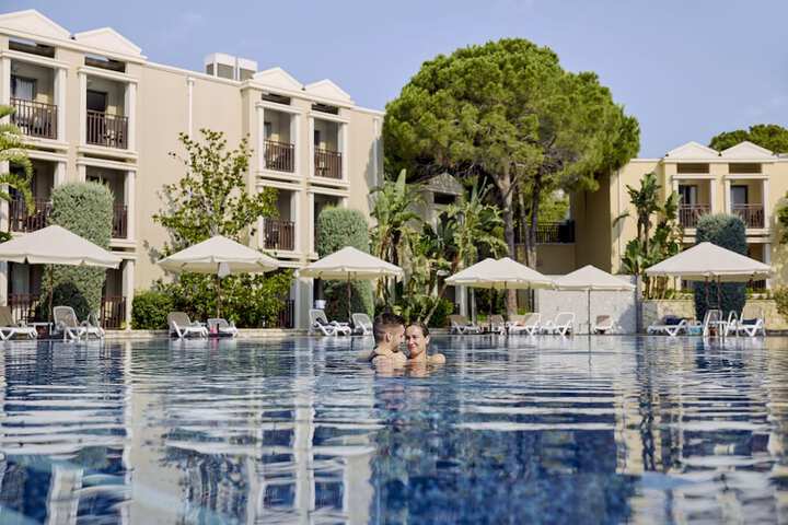 Hotel with Pool
