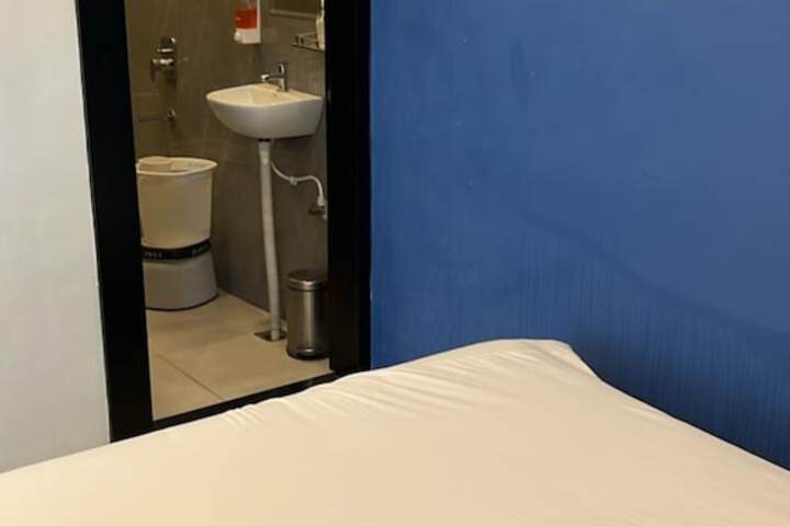Room 13 of 24
