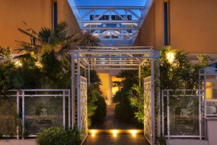 Hotel 58 of 59