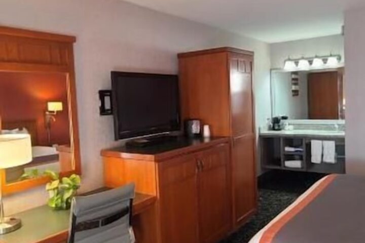 Room 5 of 27