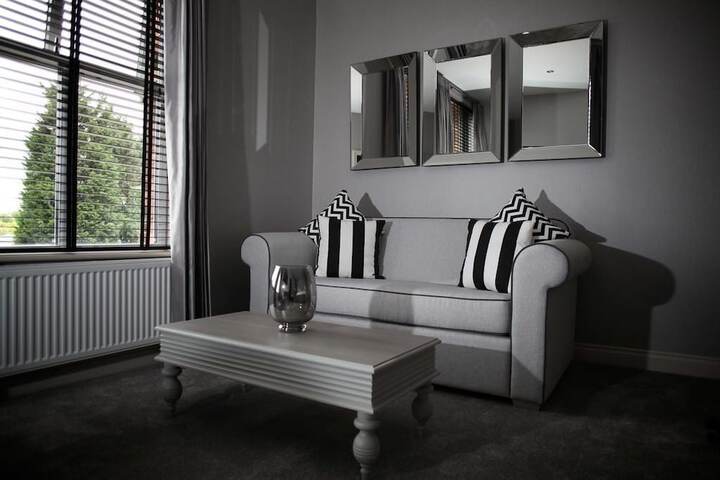 Room 4 of 62