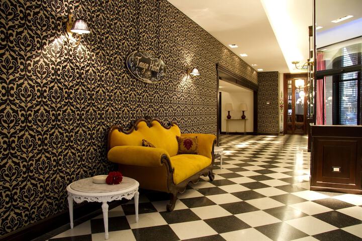 Guest Lobby
