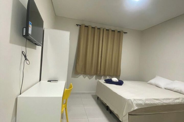 Room 8 of 10