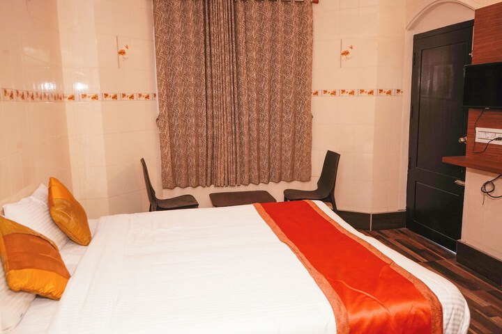 Room 6 of 34