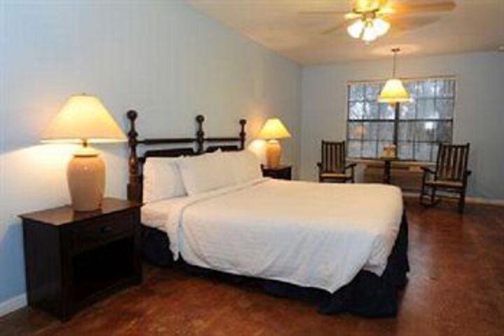 Room 40 of 148