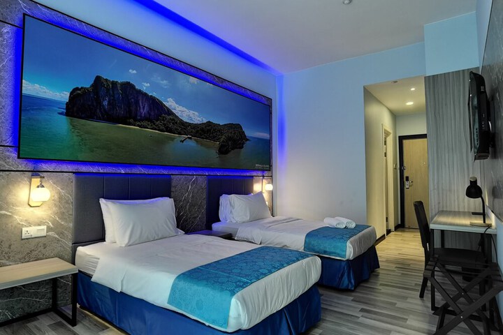 Room 18 of 60