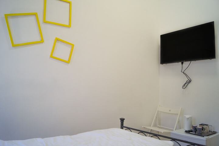 Room 14 of 118
