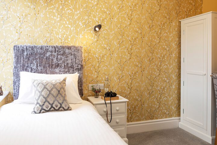 Room 10 of 31