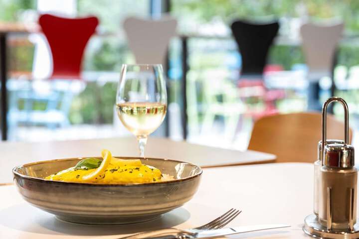 Dining 36 of 59