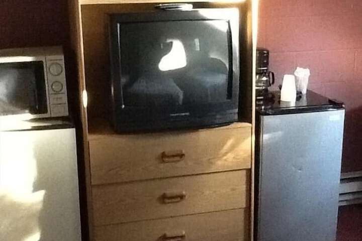 Room 6 of 28