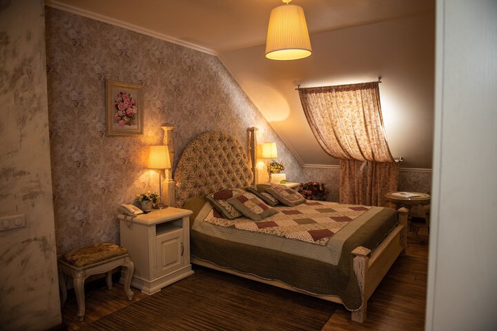 Room 13 of 66