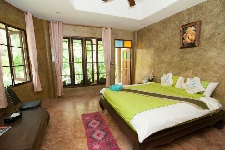 Room 3 of 23