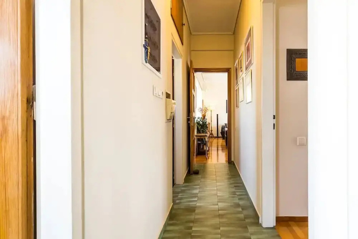 Room 10 of 19
