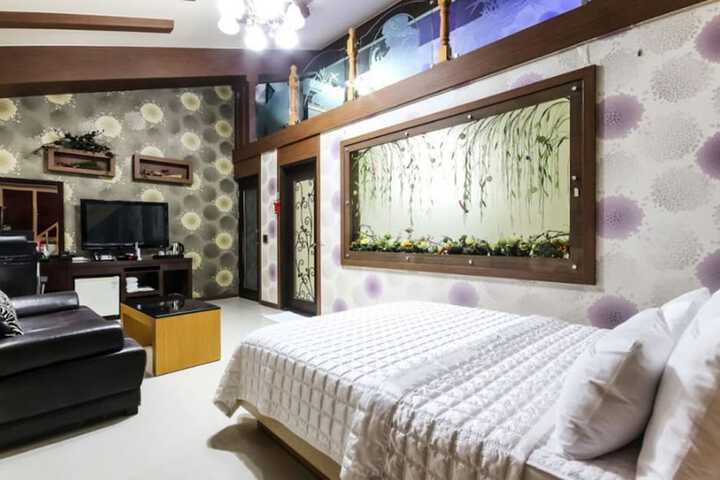 NOBLESSE MOTEL