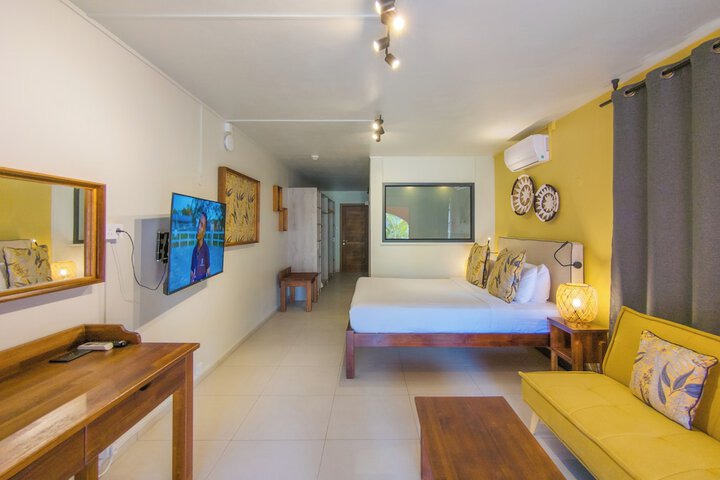 Room 13 of 35