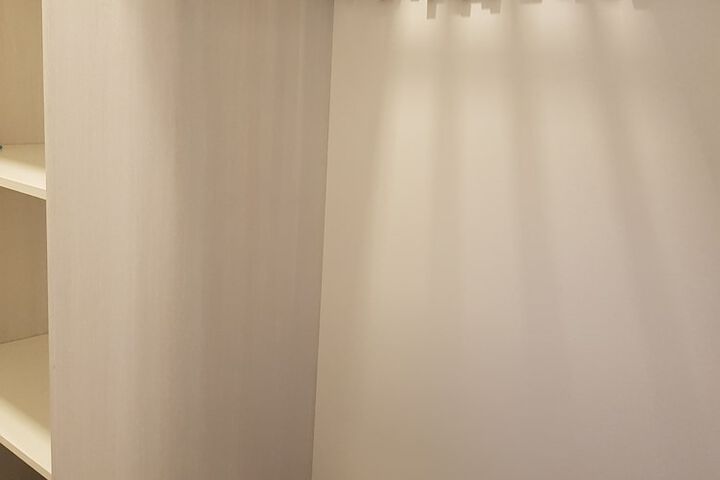 Room 18 of 48