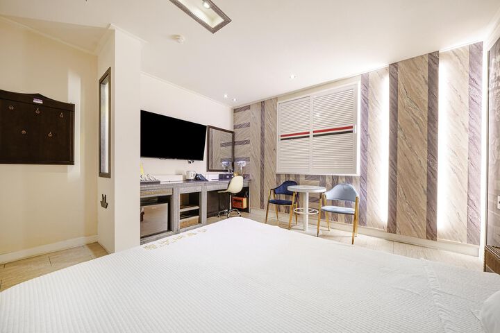 Room 22 of 58
