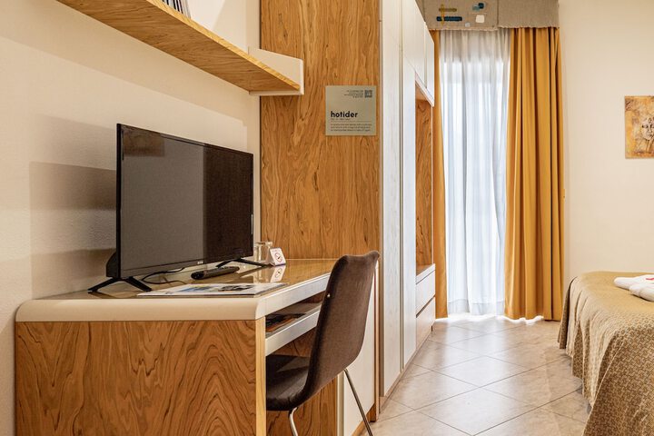 Room 16 of 45