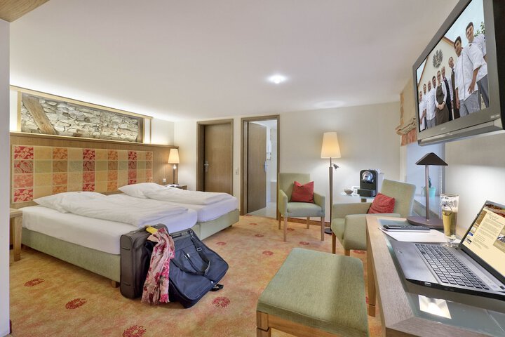 Room 4 of 17