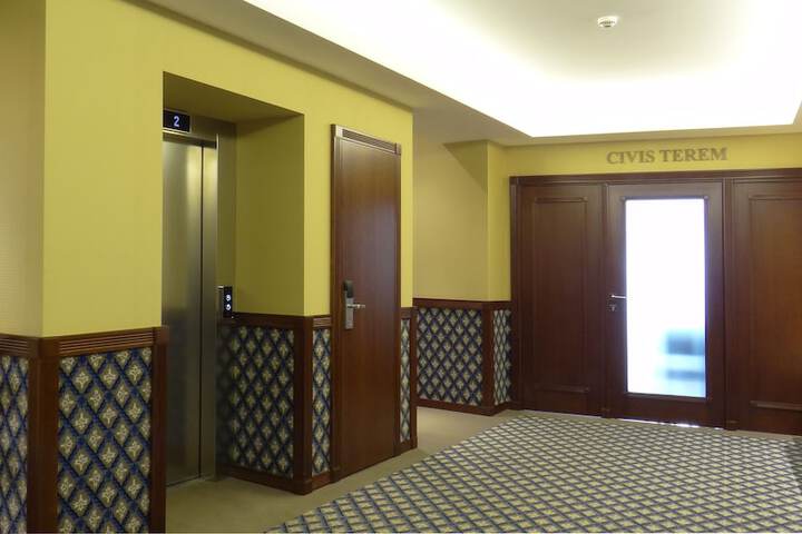 Room 12 of 51
