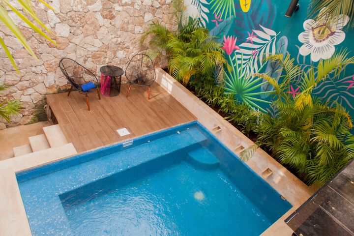 Pool 65 of 111
