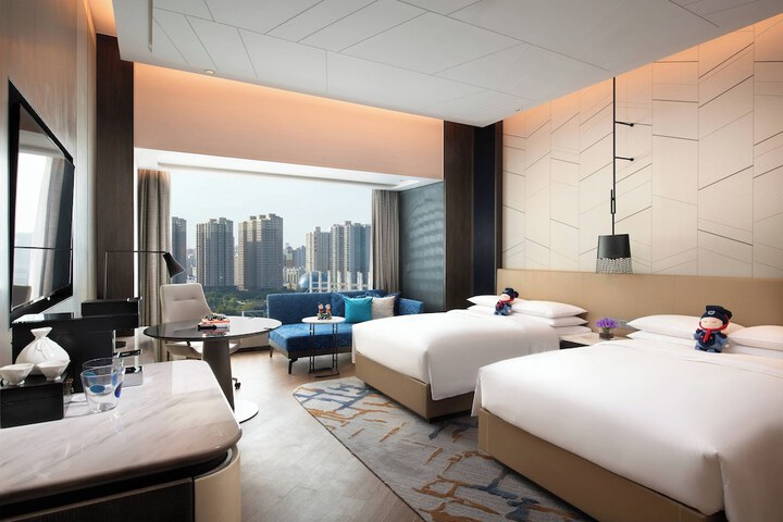 Room 25 of 118