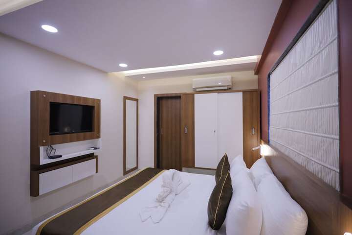 Room 4 of 34