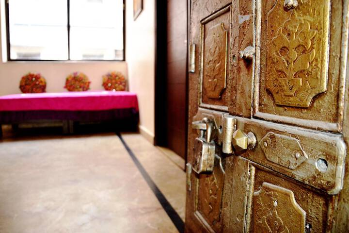 Guest Lobby