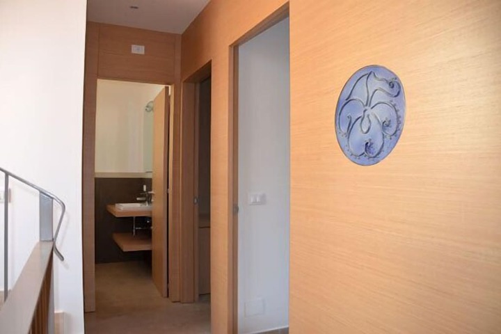 Ballroom/Hall 24 of 39