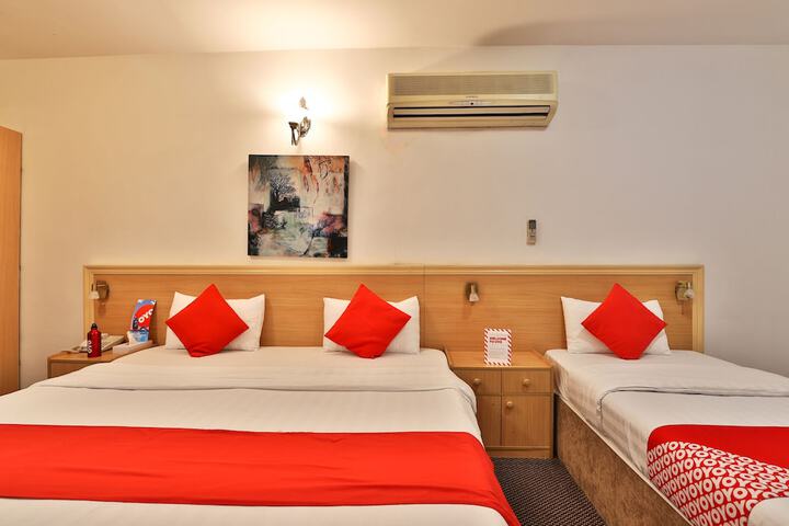 Room 8 of 27