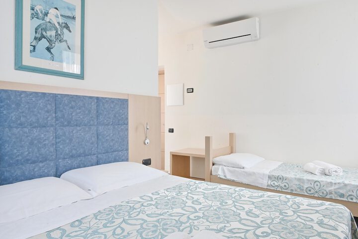 Room 18 of 52