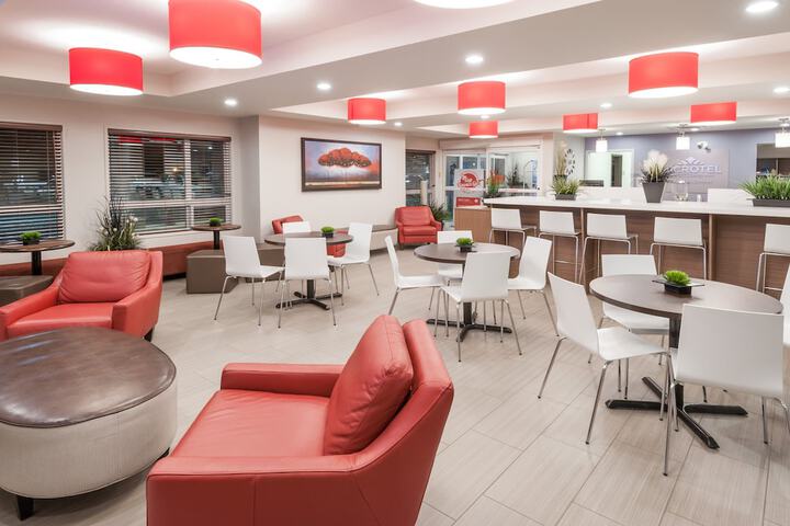 Lobby lounge