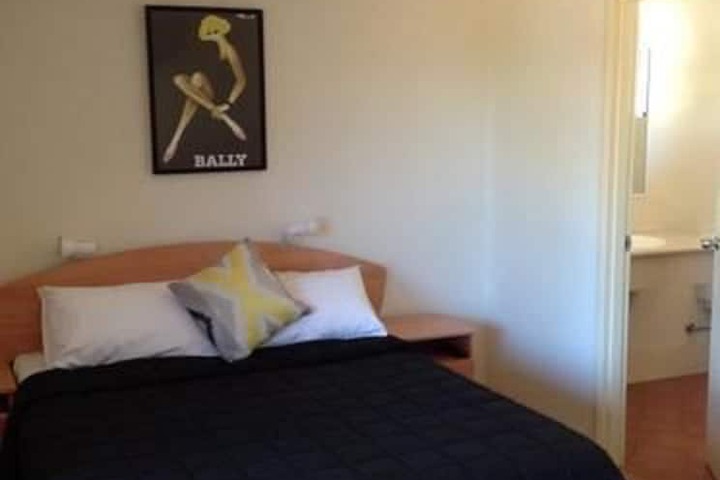 Room 4 of 52