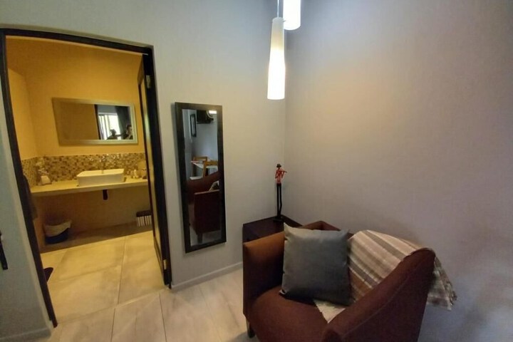 Room 13 of 96