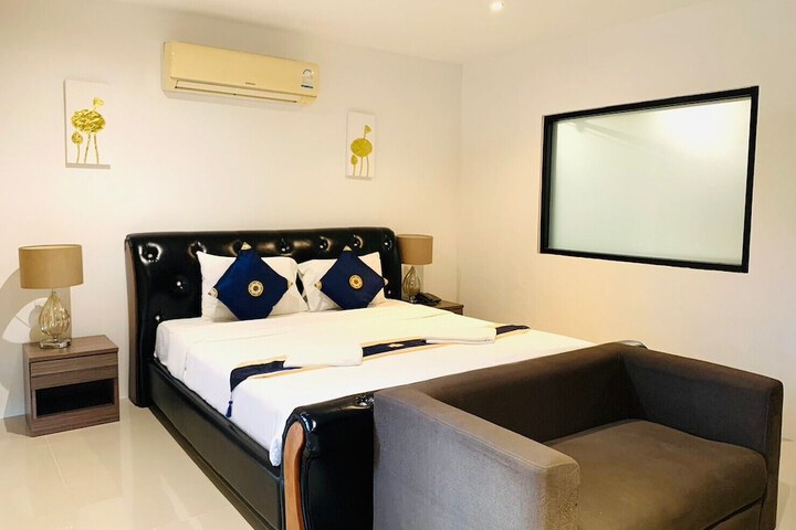 Room 36 of 164