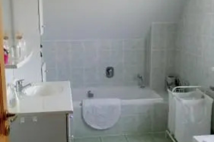 Room 10 of 14