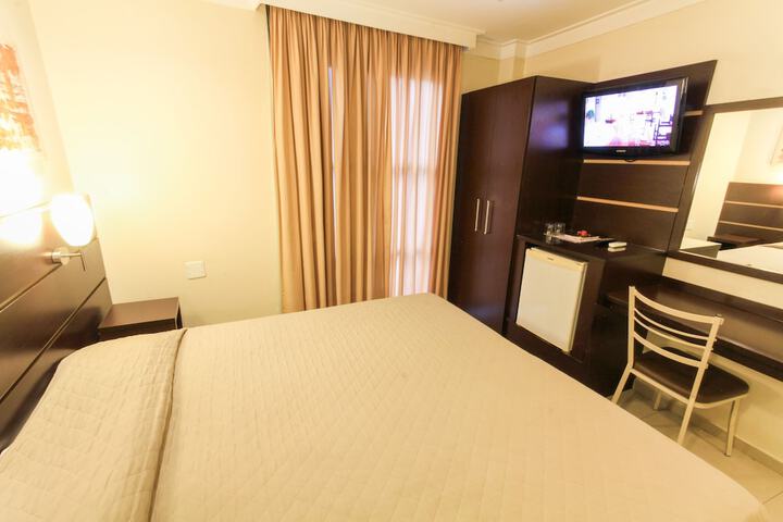 Room 6 of 50