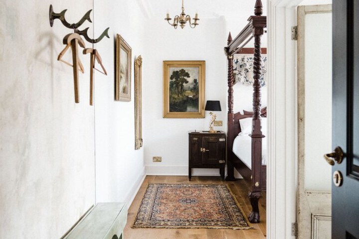 Room 8 of 50