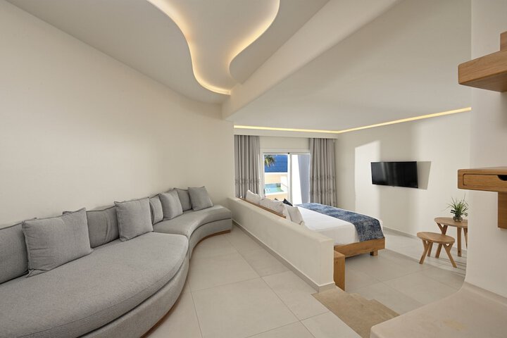 Room 33 of 199
