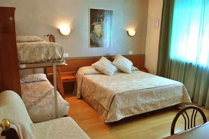 Room 14 of 63