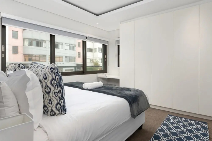 Room 4 of 14