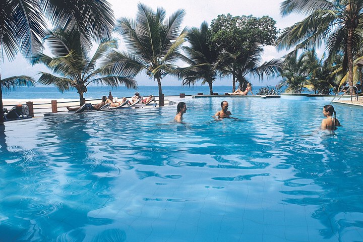 Hotel Pool